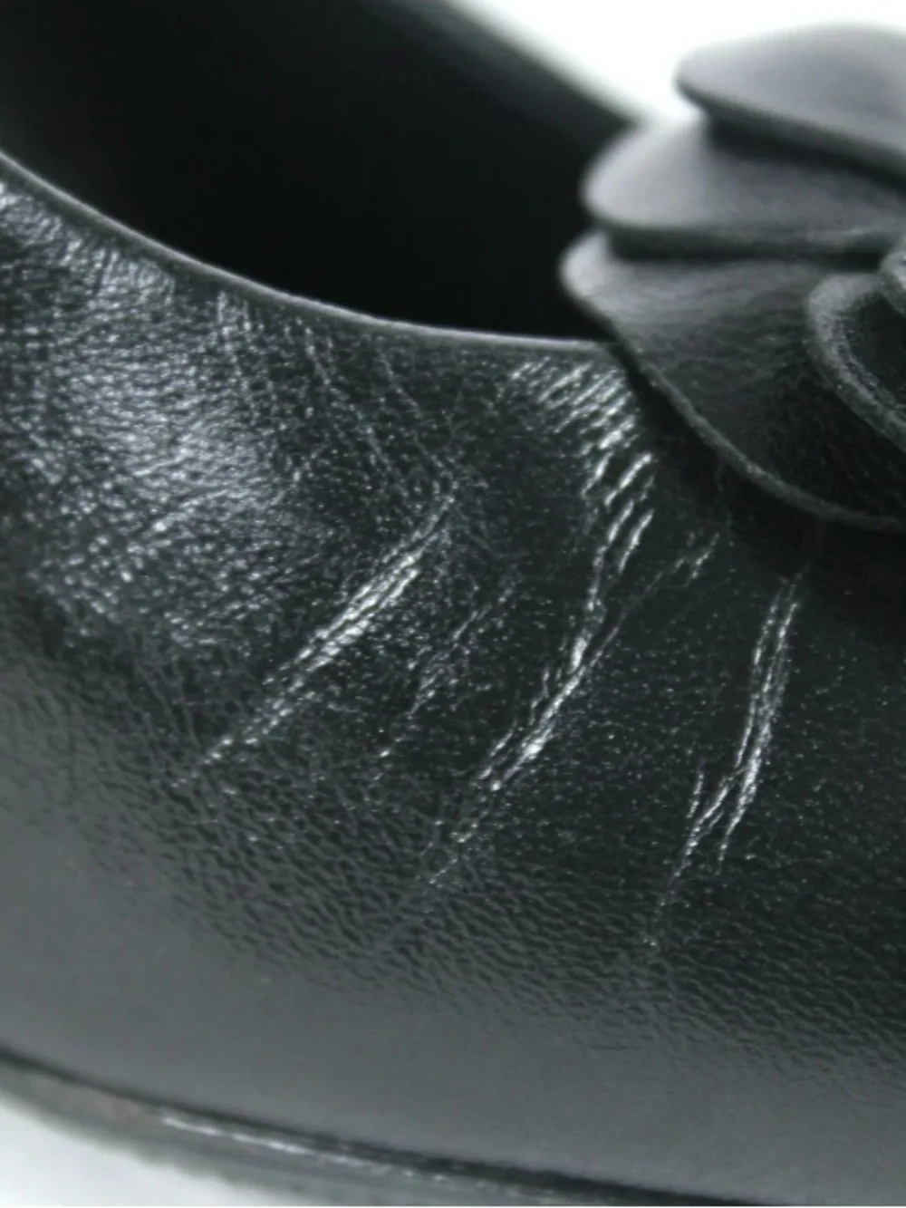 CHANEL Black Leather Camellia Pearl Detail Block Heel Pump classic size 37 6.5